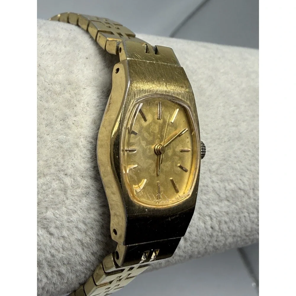 Pulsar Y481-5120 New Battery Ladies Watch Vintage 18MM 6